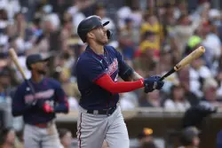 Twins SS Carlos Correa, CF Byron Buxton exit game against Orioles following collision
