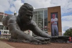 The Reds pay tribute to Pete Rose a day after he was posthumously reinstated by MLB