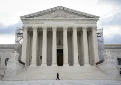 Supreme Court rules Trump administration violated due process in Venezuelan deportations